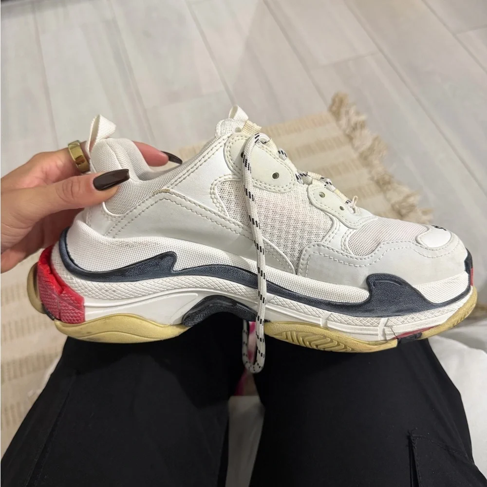 Balenciaga White and Cream Women's Sneakers - Picture 8 of 12
